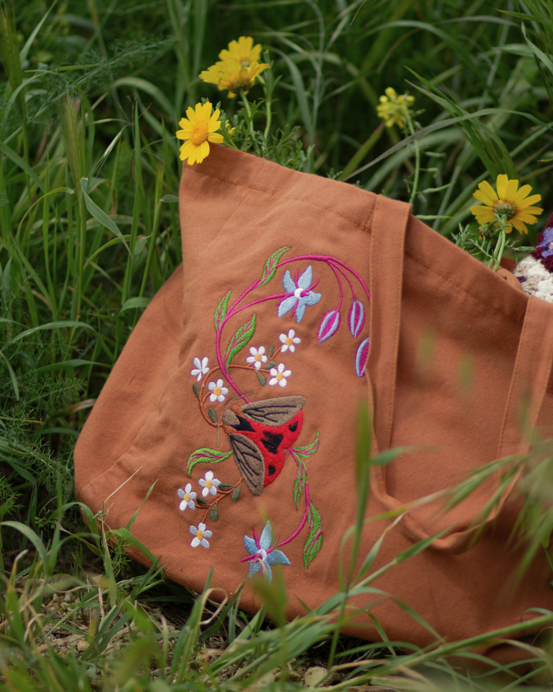BORAGE MOTH TOTE BAG