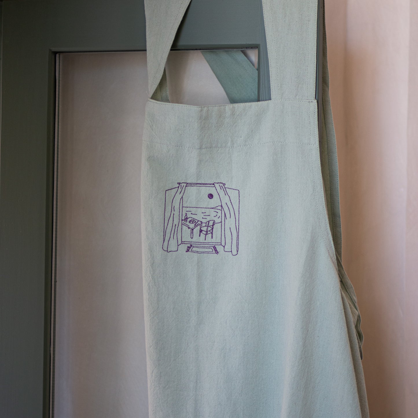 BOATHOUSE APRON