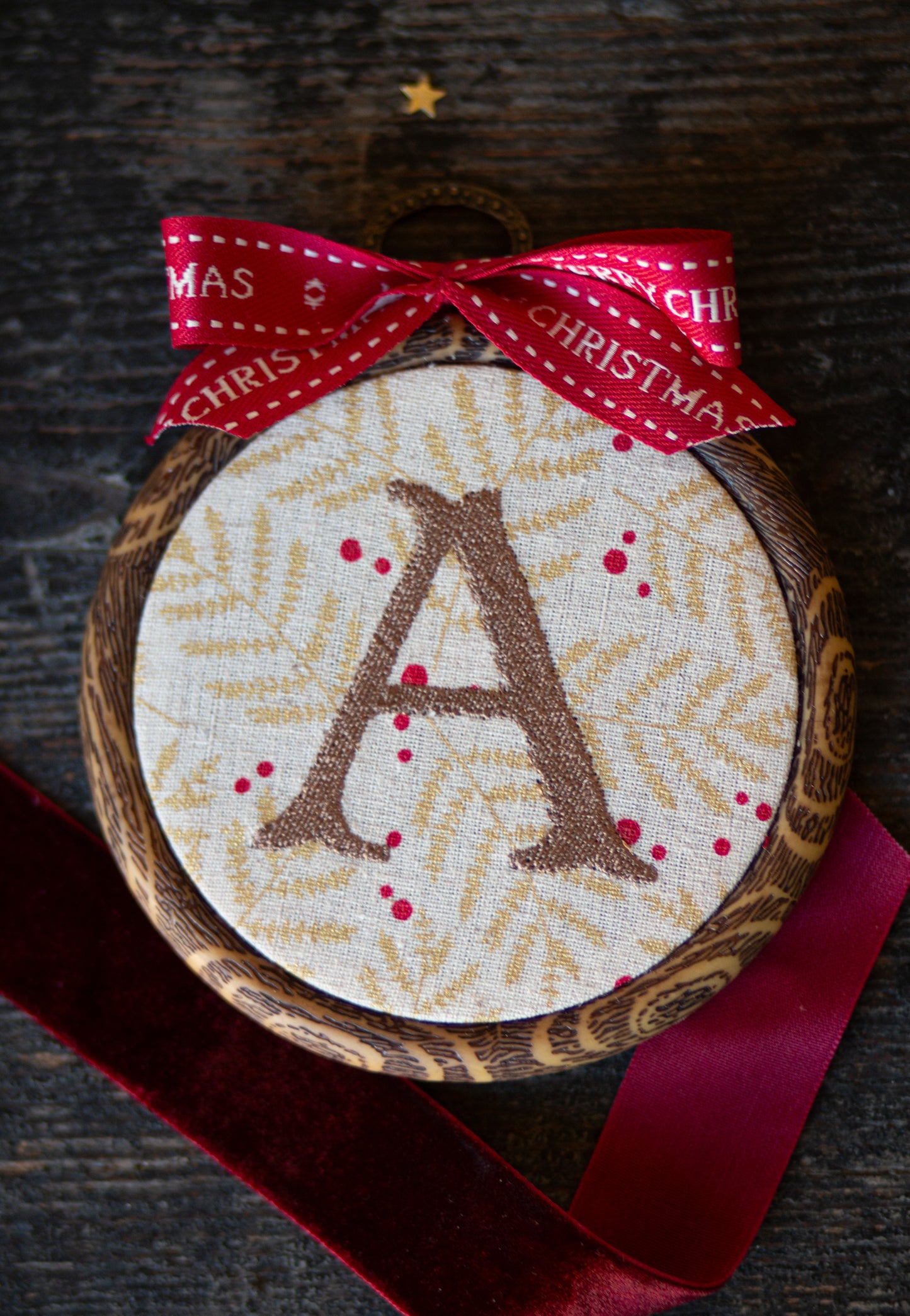 SEASONAL INITIALS BAUBLES 2025